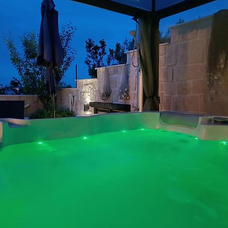 Luxury Sunrise Jacuzzi Apts, 50 M From The Beach Kali Bagian luar foto
