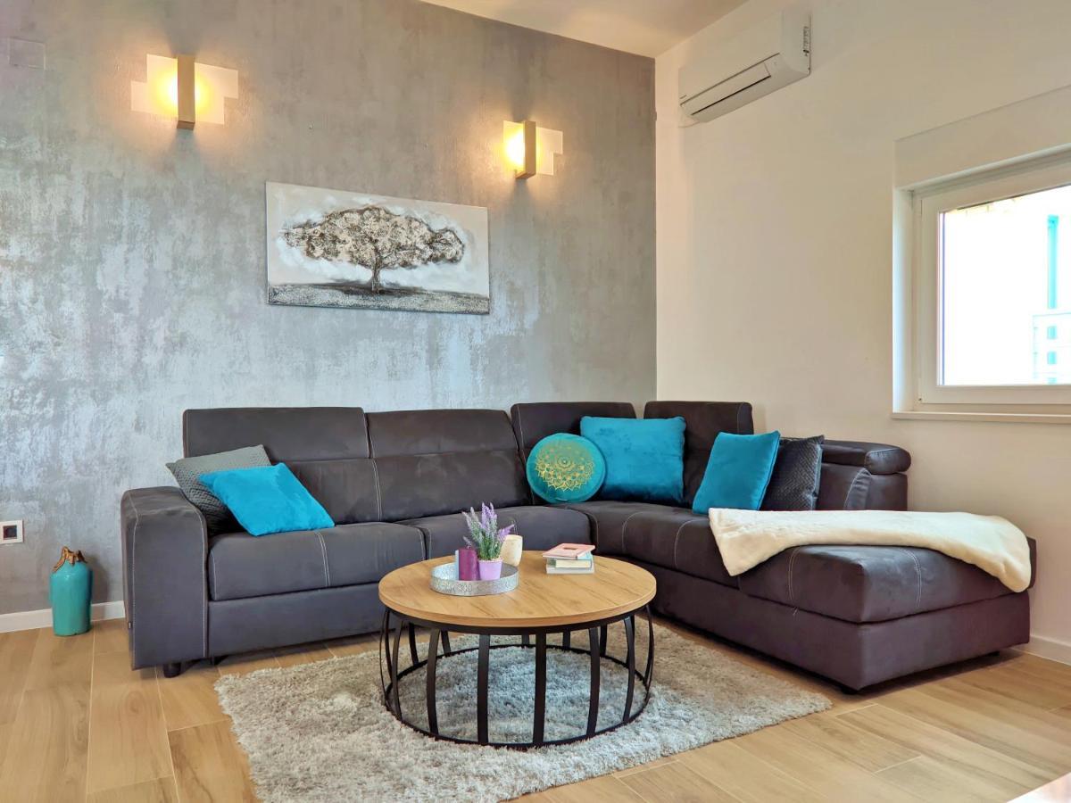 Luxury Sunrise Jacuzzi Apts, 50 M From The Beach Kali Bagian luar foto
