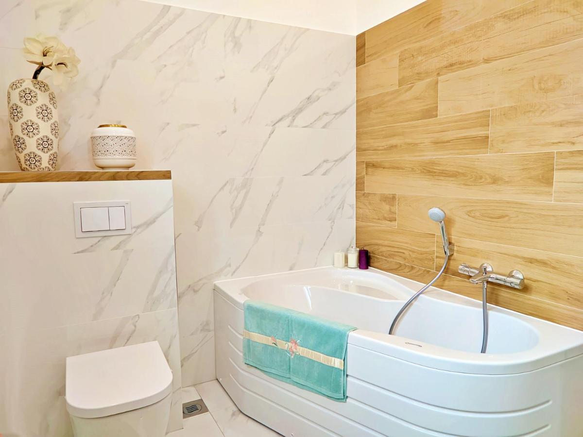 Luxury Sunrise Jacuzzi Apts, 50 M From The Beach Kali Bagian luar foto