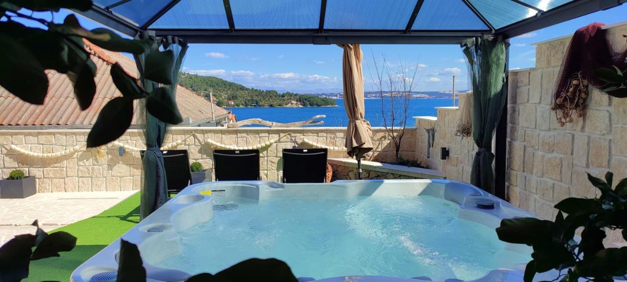 Luxury Sunrise Jacuzzi Apts, 50 M From The Beach Kali Bagian luar foto