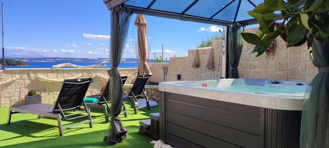 Luxury Sunrise Jacuzzi Apts, 50 M From The Beach Kali Bagian luar foto