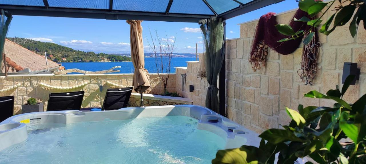 Luxury Sunrise Jacuzzi Apts, 50 M From The Beach Kali Bagian luar foto