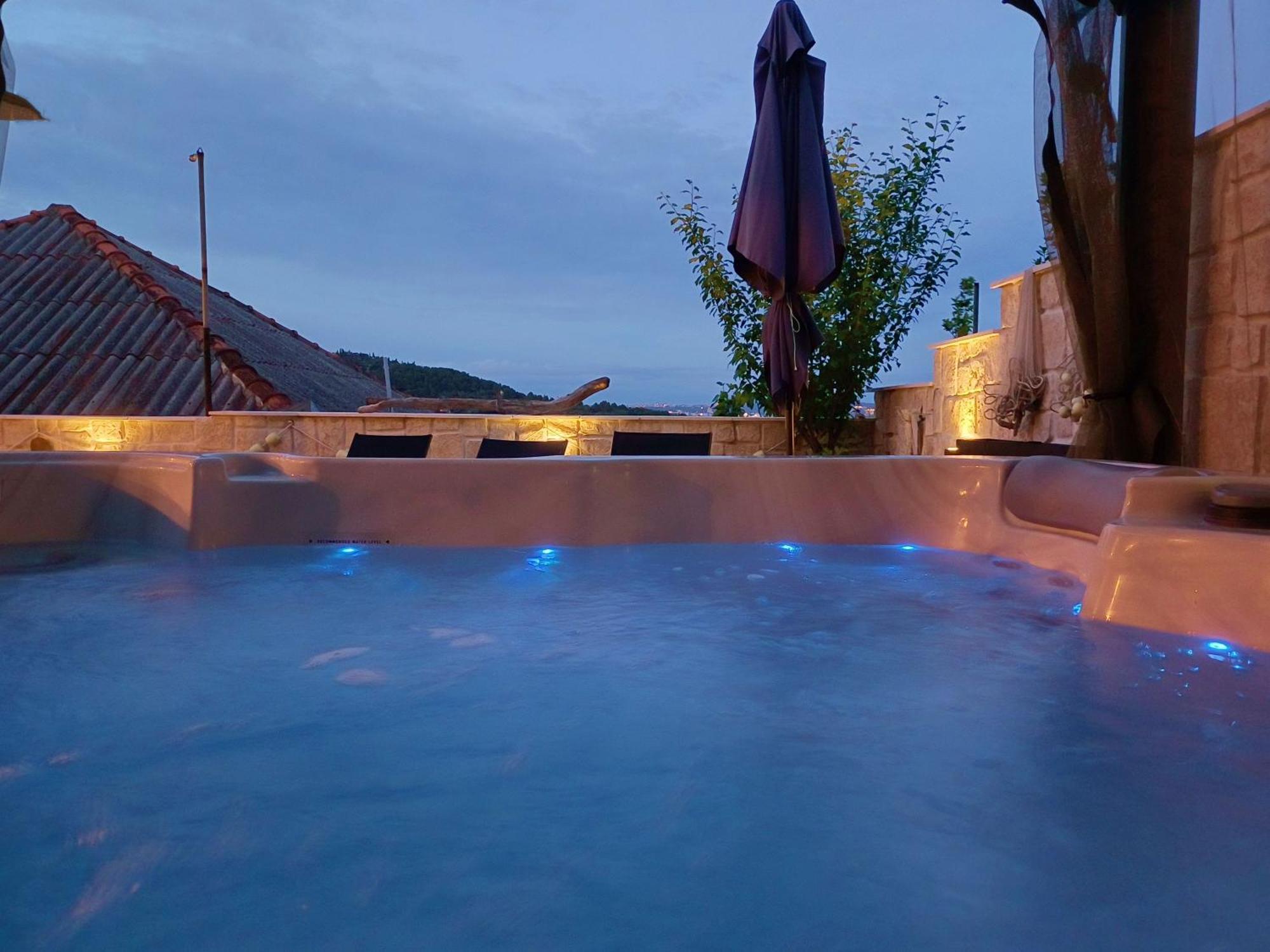 Luxury Sunrise Jacuzzi Apts, 50 M From The Beach Kali Bagian luar foto