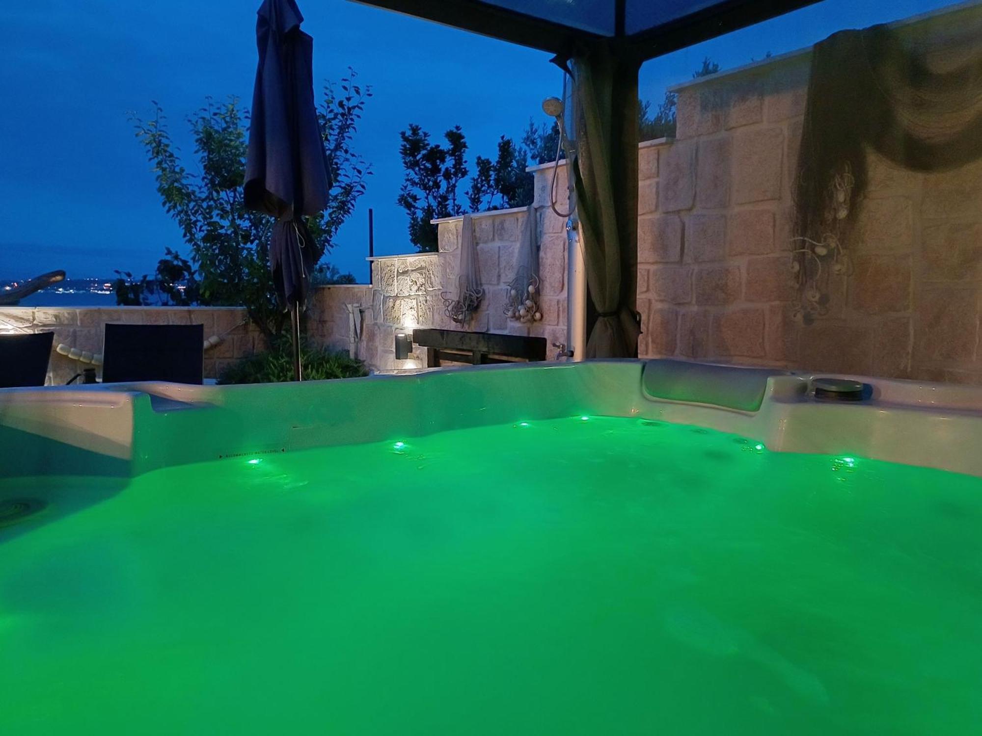 Luxury Sunrise Jacuzzi Apts, 50 M From The Beach Kali Bagian luar foto