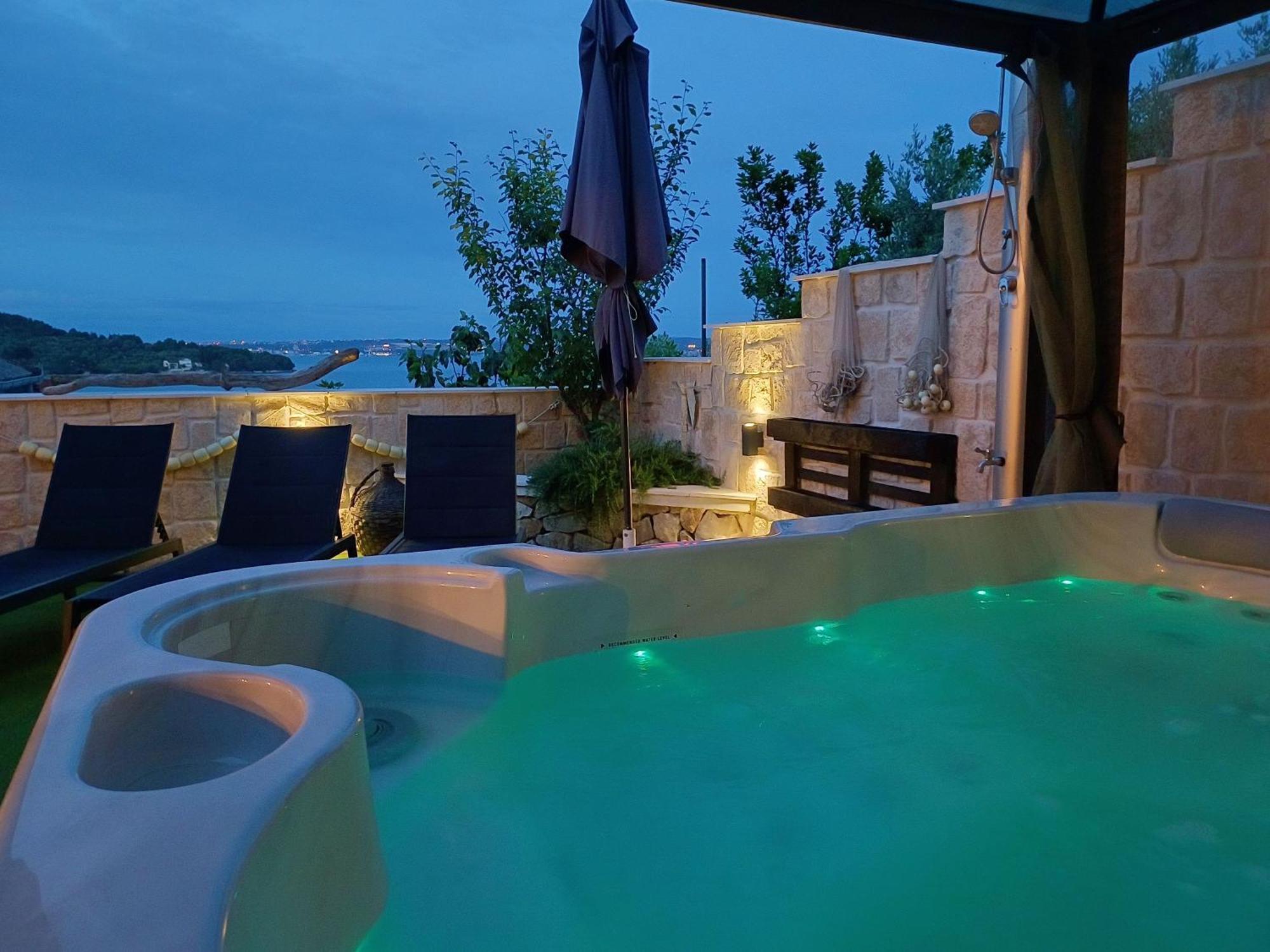 Luxury Sunrise Jacuzzi Apts, 50 M From The Beach Kali Bagian luar foto